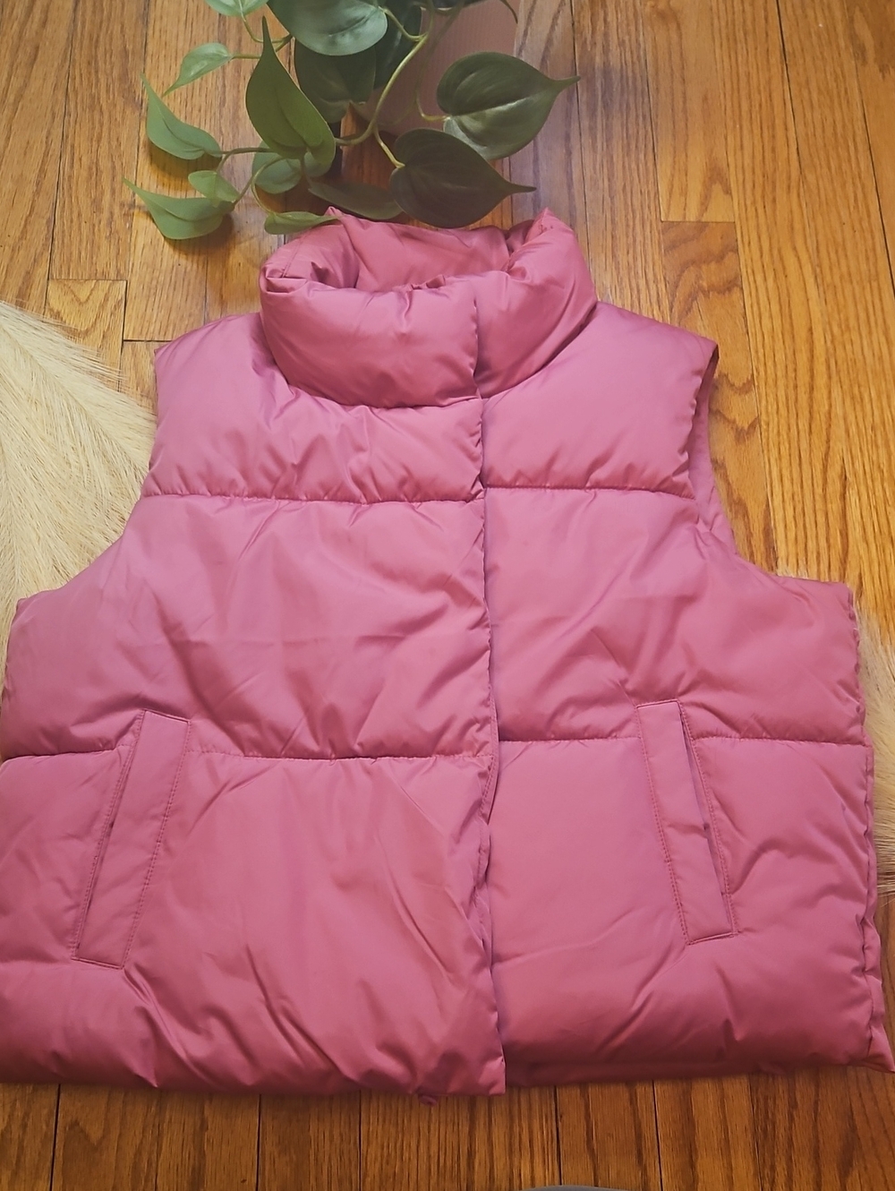 Old Navy Pink Quilted Sleeveless Puffer Vest - Size S